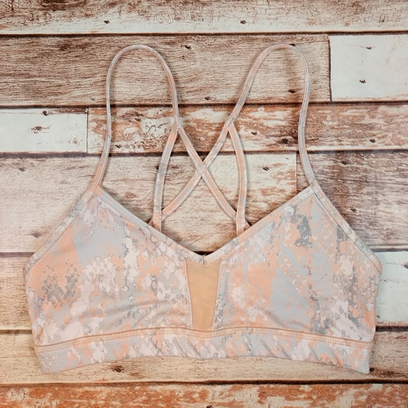 ALO Yoga Tops - 🆕 Alo Yoga Bra